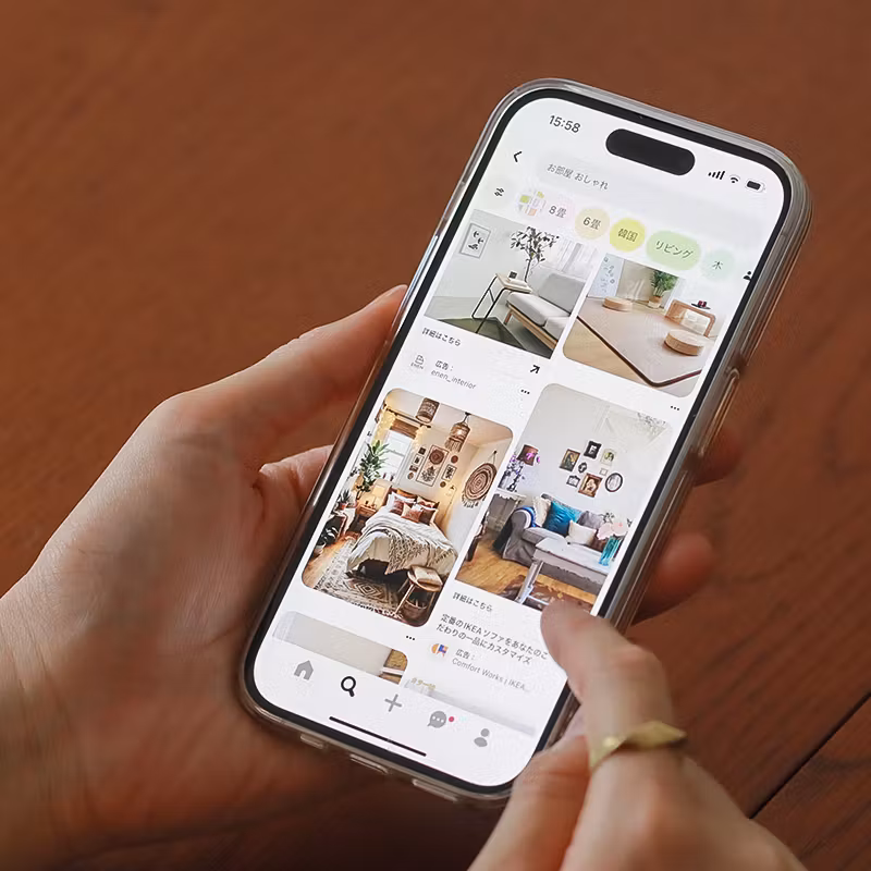 _18_pinterestでおへや おしゃれ の検索結果を出しているスマホ.jpg