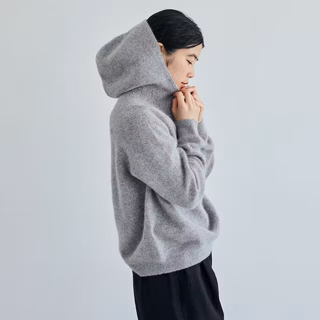 ウールフォックスのライトニットパーカー