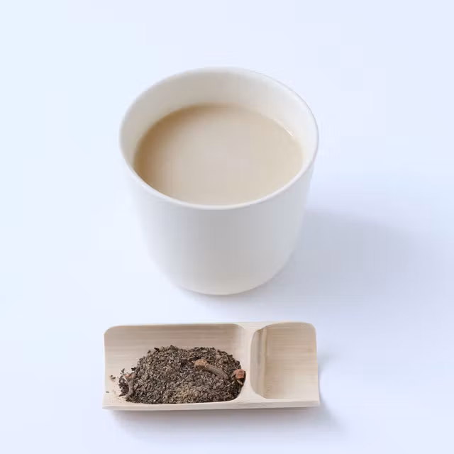 温めた牛乳で作る チャイ番茶